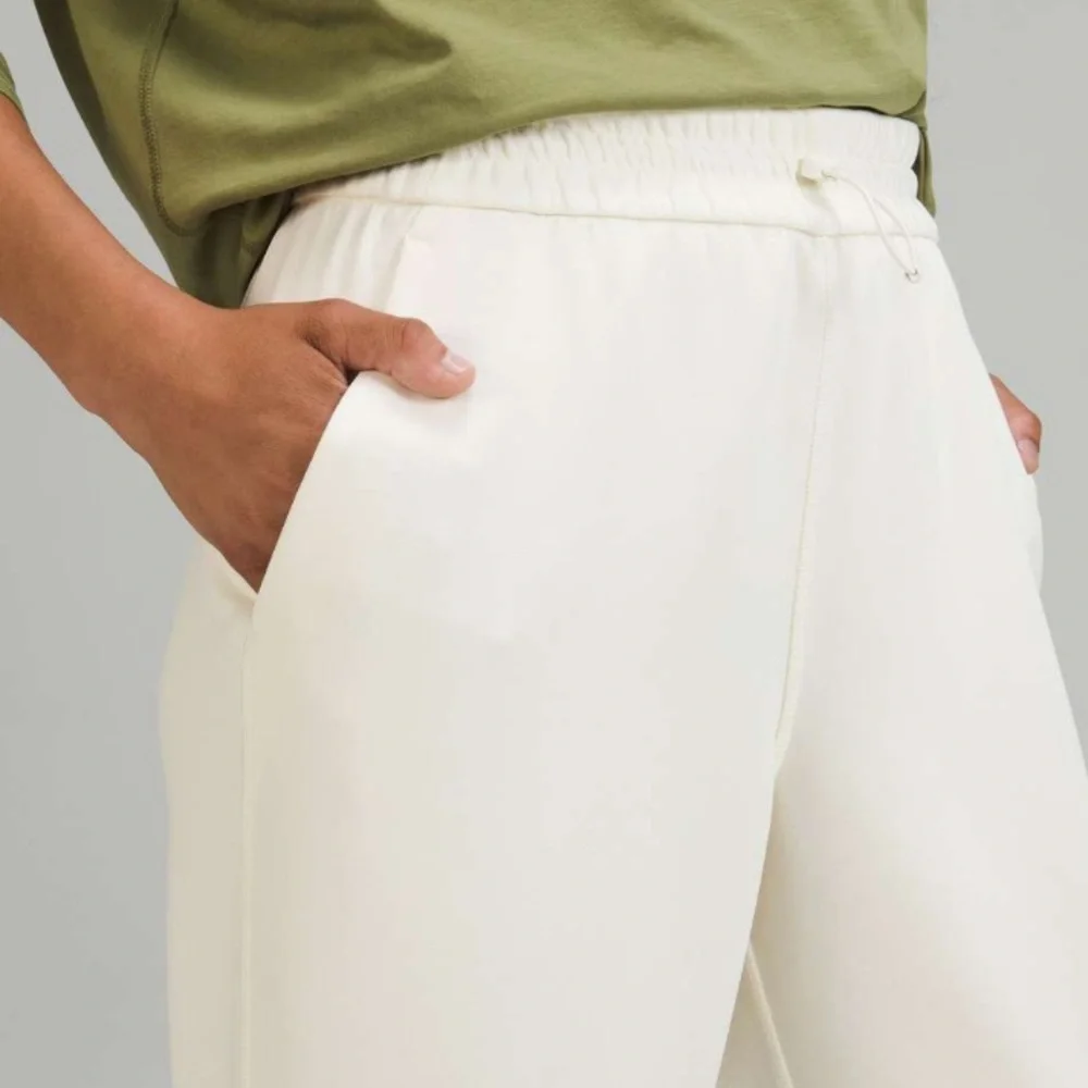 Lululemon Softstreme High-Rise Straight Leg Crop Bone - Size 6 Like NEW! - Picture 2 of 10